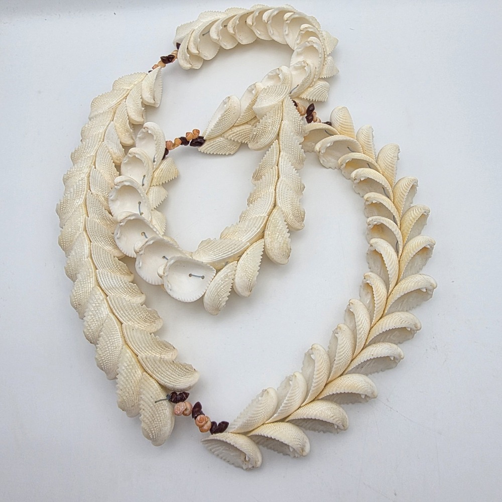 Vintage Hawaiian Polynesian White Shell Lei 36" Necklace Chunky Vacation Beach